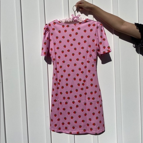 Short Sleeve Square Collar Strawberry Print Dress - Picture 8 of 9